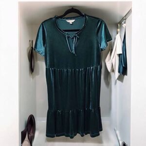 Lauren Conrad romantic velvet cocktail green dress special occasion holiday Sm